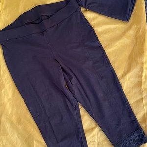 Torrid Size 2 black Capri leggings